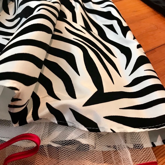 Girls velvet zebra print dress size 10 - Picture 2 of 3
